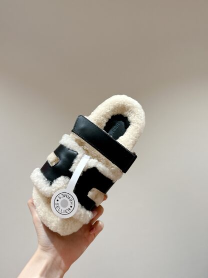 Hermès classic autumn and winter black and white versatile fashionable and comfortable wool slippers - Image 8