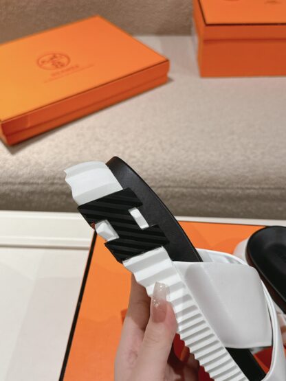 Hermes white and black color matching soft and comfortable casual cross-over slippers - Image 8