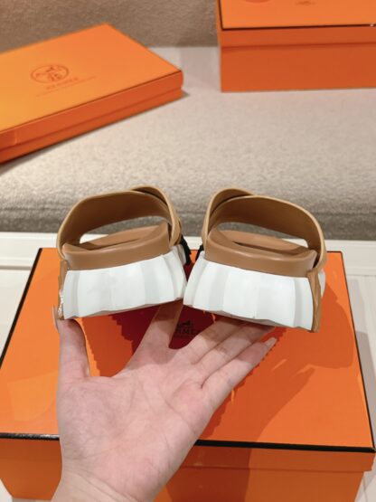 Hermes apricot soft and comfortable casual cross-slippers - Image 8