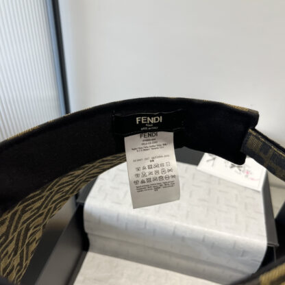 Fendi hollow peaked cap sun hat - Image 9