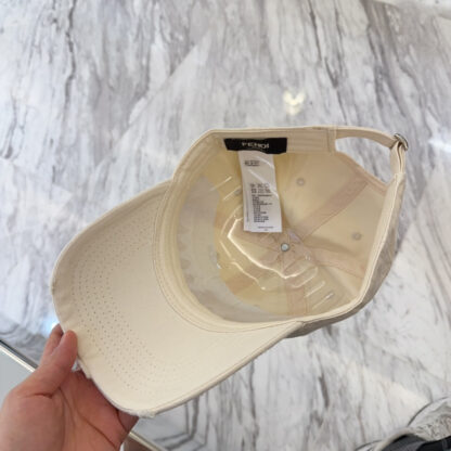 Fendi stylish simple baseball cap - Image 9
