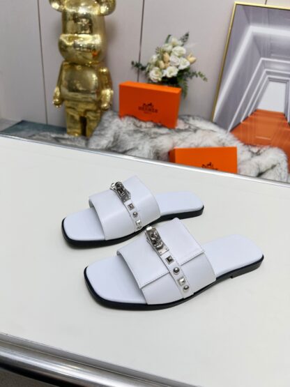 Hermès Spring/Summer new white flat sandals with 1cm heel height - Image 8