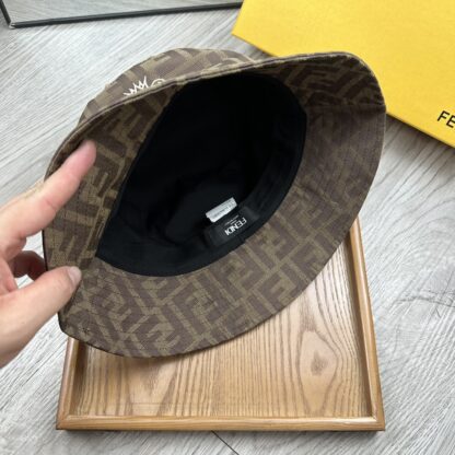 Fendi printed double embroidered bucket hat - Image 8