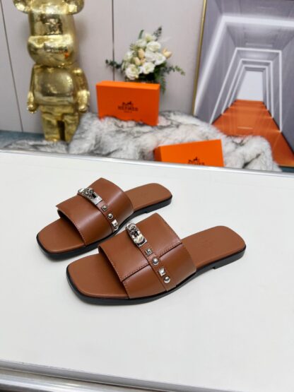 Hermès Spring/Summer new dark brown flat sandals with 1cm heel height - Image 8