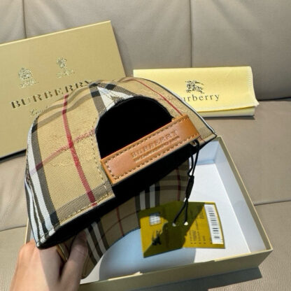 Burberry Simple Fashion Baseball Cap - Image 9
