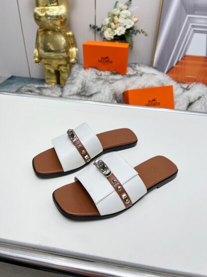 Hermès new spring and summer white and brown color matching flat sandals, heel height 1cm - Image 8