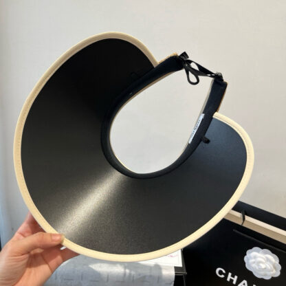 Chanel knitted wavy brim bucket hat - Image 8