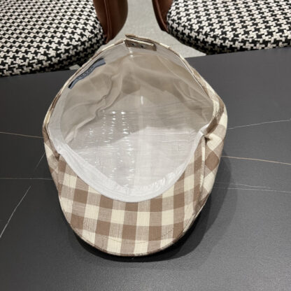Prada retro face-enhancing small beret - Image 8
