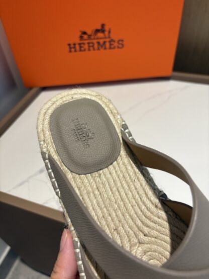 Hermès men's versatile, comfortable, non-slip gray casual slippers - Image 8