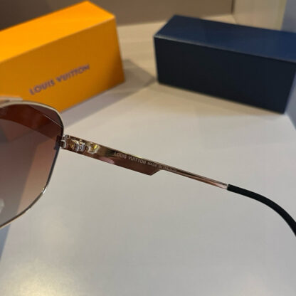 LOUIS VUITTON Fashion Sunglasses - Image 9