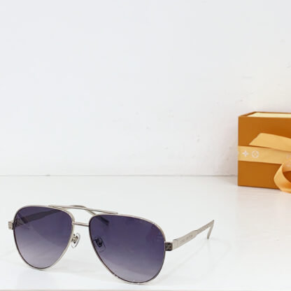 LOUIS VUITTON Fashion Sunglasses - Image 9