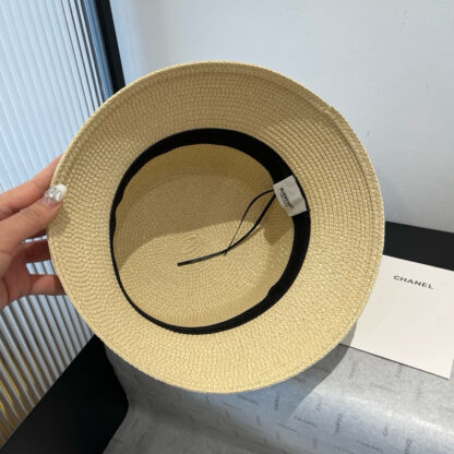 Burberry Bucket Hat Sunshade - Image 9