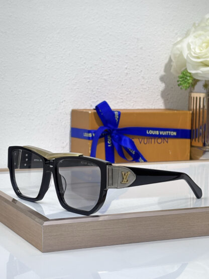 LOUIS VUITTON Fashion Sunglasses - Image 9