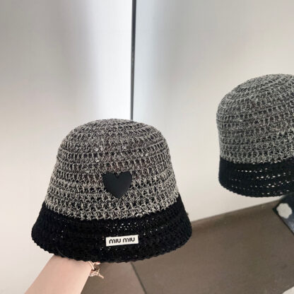 Miu Miu colour-block holiday bucket hat - Image 9
