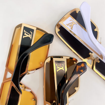 LOUIS VUITTON Fashion Sunglasses - Image 9
