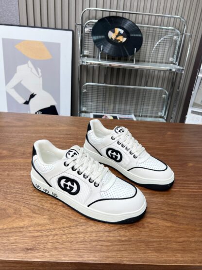 Gucci low-top distressed sneakers
