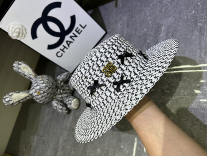Miu Miu Exquisite Trend Flat Cap - Image 9