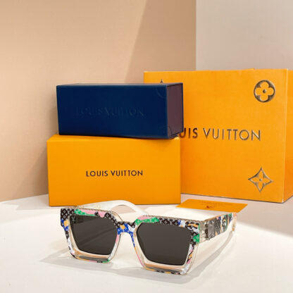 LOUIS VUITTON Fashion Sunglasses - Image 9