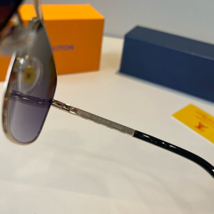 LOUIS VUITTON Fashion Sunglasses - Image 9