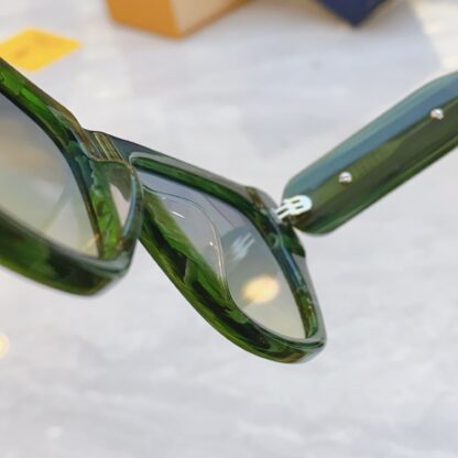 LOUIS VUITTON Fashion Sunglasses - Image 9