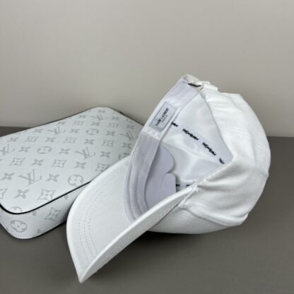 Yves Saint Laurent stylish all-match baseball cap - Image 8