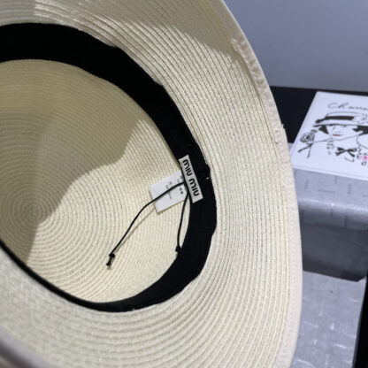 Miu Miu elegant raffia hat - Image 9