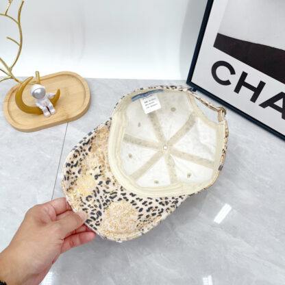 Prada niche sexy leopard print fashion baseball cap - Image 8