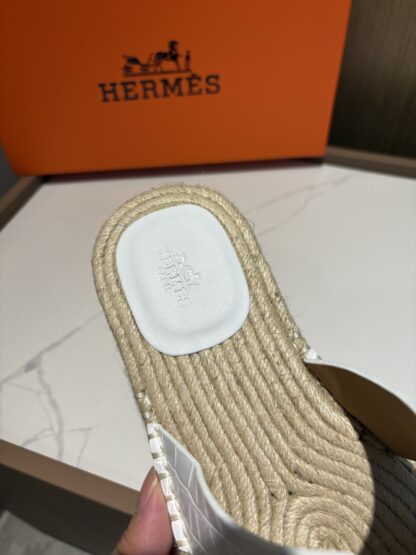 Hermes white comfortable all-match non-slip breathable casual slippers - Image 8