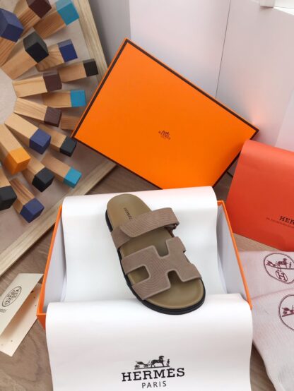 Hermès Spring/Summer new apricot brown comfortable slippers - Image 8