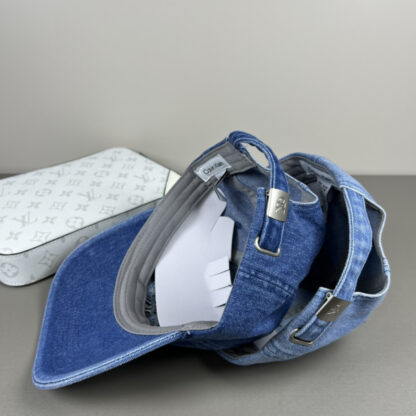 Calvin Kleinf stylish all-match baseball cap - Image 8