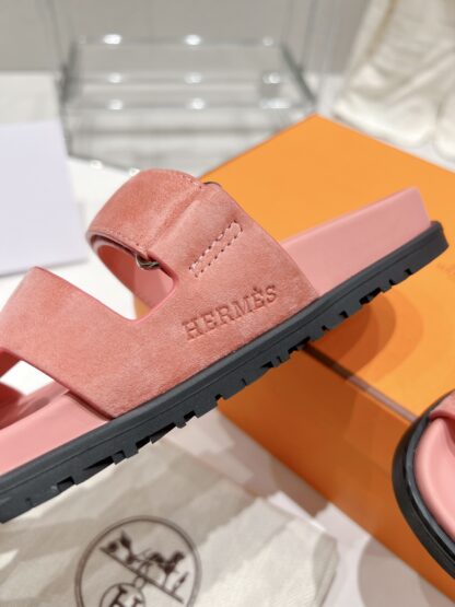 Hermès Spring and Summer New Pink Comfort Slippers - Image 8