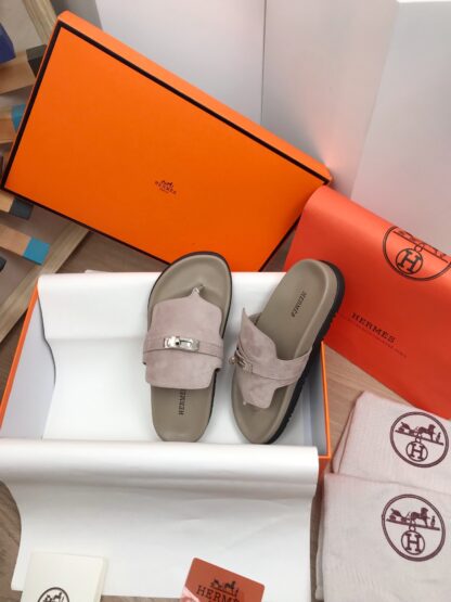 Hermès Spring and Summer New Comfortable Gray Pink Slippers - Image 8