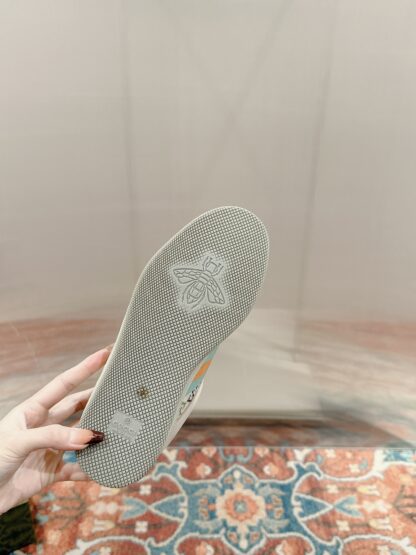 Gucci distressed dirty casual shoes catwalk style - Image 9