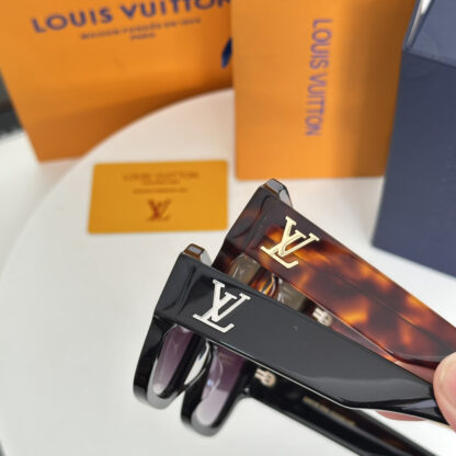 LOUIS VUITTON Fashion Sunglasses - Image 9