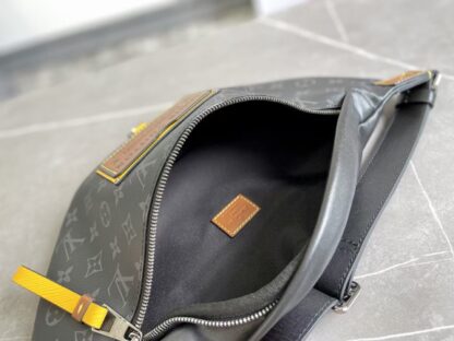 Louis Vuitton M45220 Discovery Waist Bag - Image 8