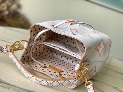 Louis Vuitton NeoNoé Bucket Bag - Image 8