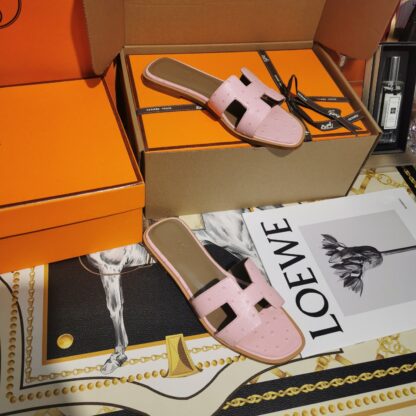 Hermès pink ostrich pattern handmade leather slippers - Image 8