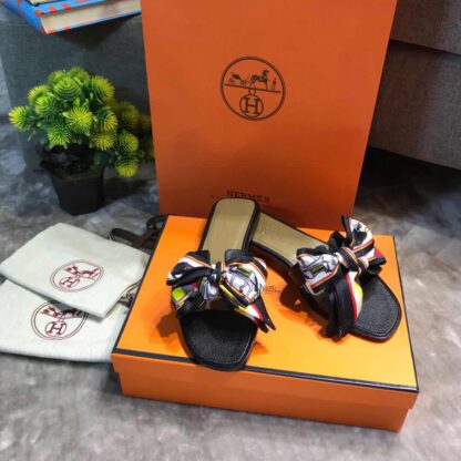 Hermès black palm print handmade leather slippers - Image 8