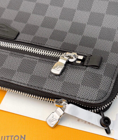 Louis Vuitton new pouch clutch bag - Image 8