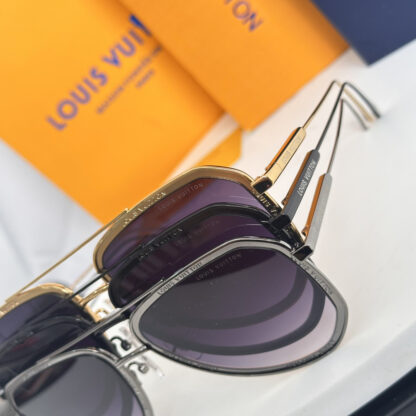 LOUIS VUITTON Fashion Sunglasses - Image 9