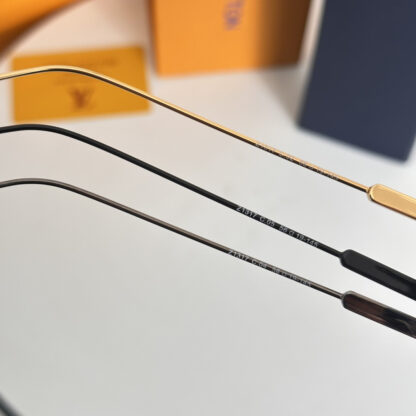 LOUIS VUITTON Fashion Sunglasses - Image 9
