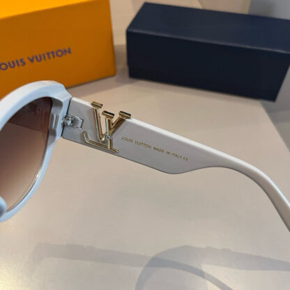 LOUIS VUITTON Fashion Sunglasses - Image 9