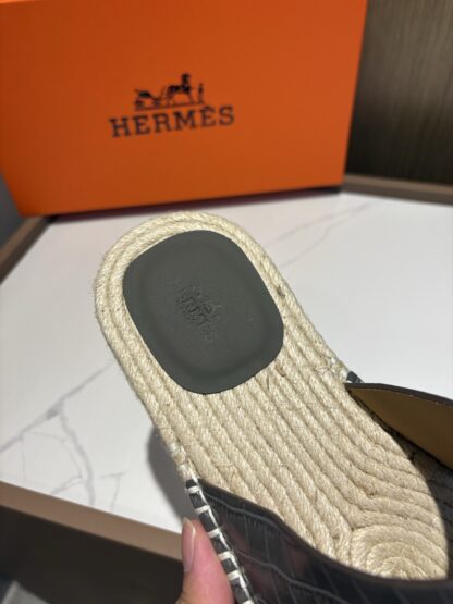 Hermes grey comfortable all-match non-slip breathable casual slippers - Image 8