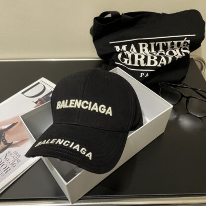 Balenciaga simple and stylish couple baseball cap - Image 8