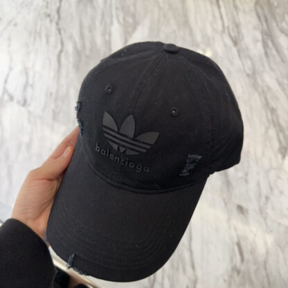 Balenciaga simple and stylish couple baseball cap - Image 8