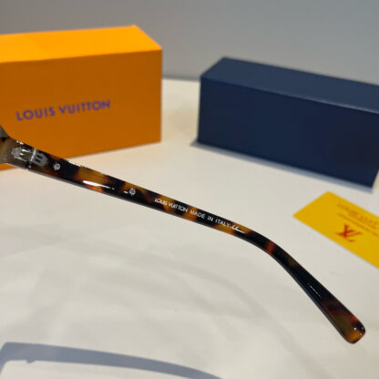 LOUIS VUITTON Fashion Sunglasses - Image 9