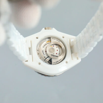 Chanel exquisite women's watches - Image 9