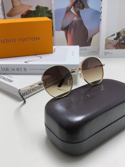 LOUIS VUITTON Fashion Sunglasses - Image 9