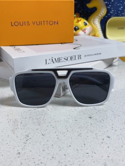 LOUIS VUITTON Fashion Sunglasses - Image 9