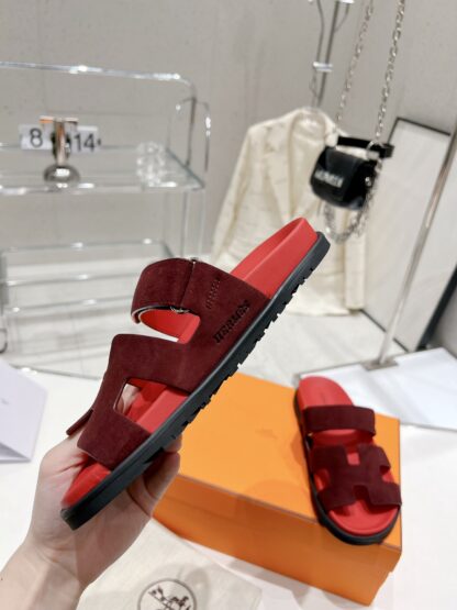 Hermès new deep red spring and summer leather slippers - Image 7